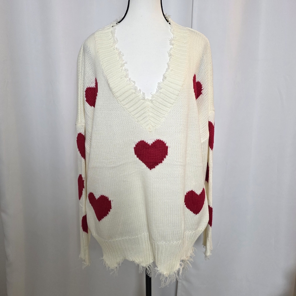 Main Strip Cream V-Neck Sweater with Red Hearts